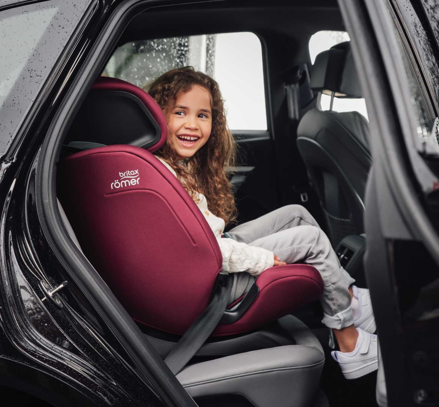 Britax Römer Evolvafix со штатным 3-точечным ремнем автомобиля